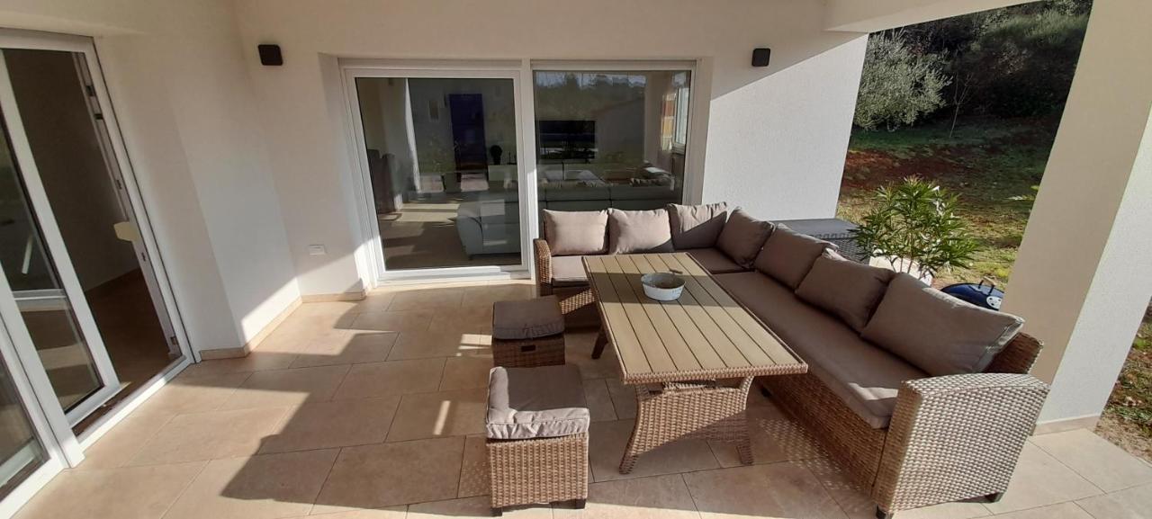 Holiday House Emjalemi Pula Bagian luar foto