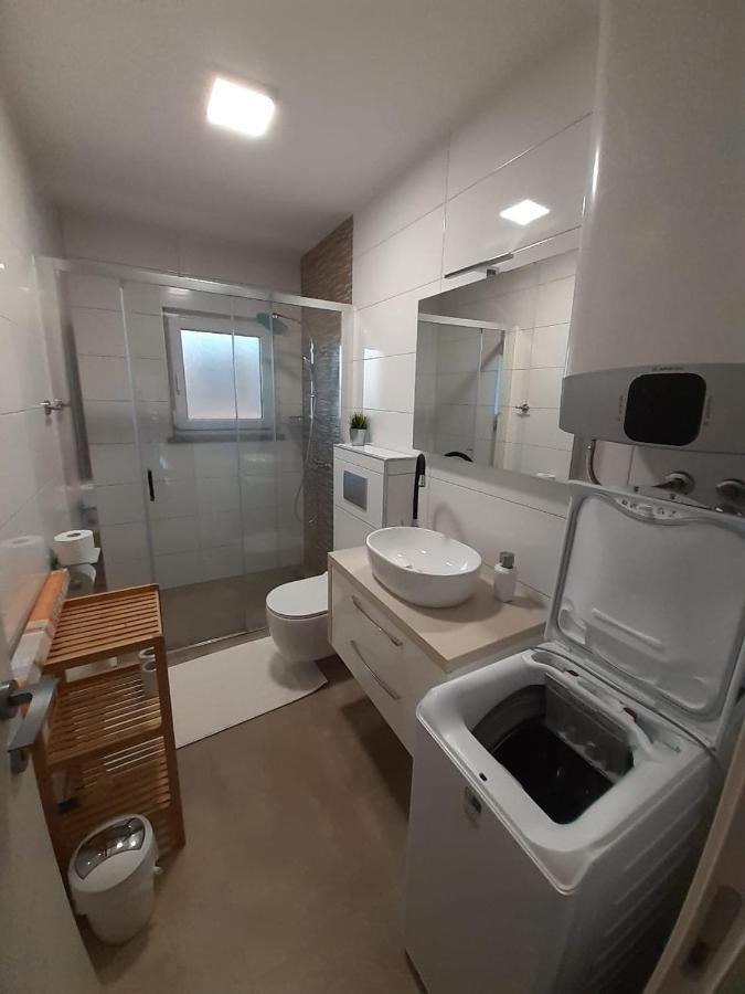 Holiday House Emjalemi Pula Bagian luar foto