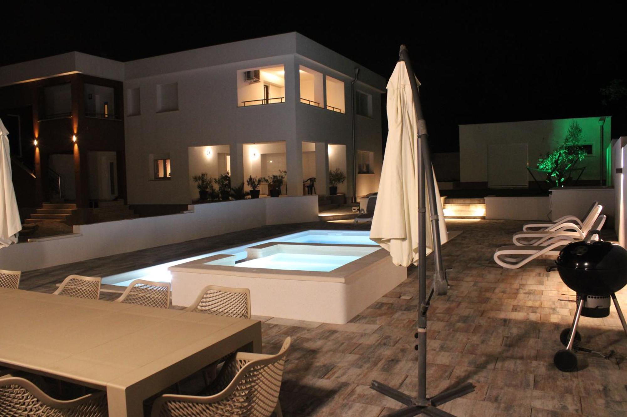 Holiday House Emjalemi Pula Bagian luar foto